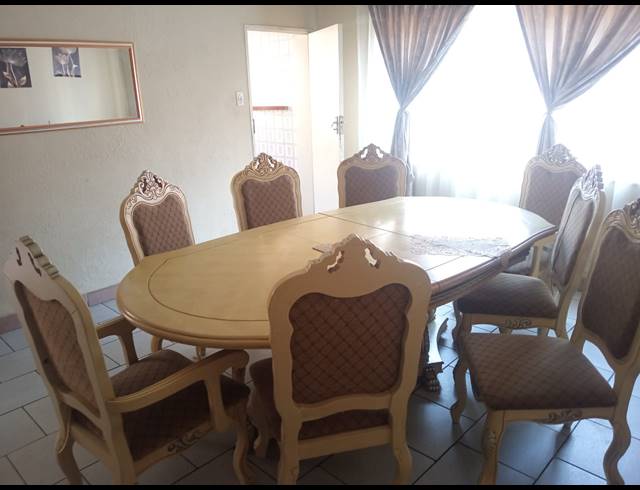 9 BEDROOM HOUSE FOR SALE IN BOKSBURG NORTH